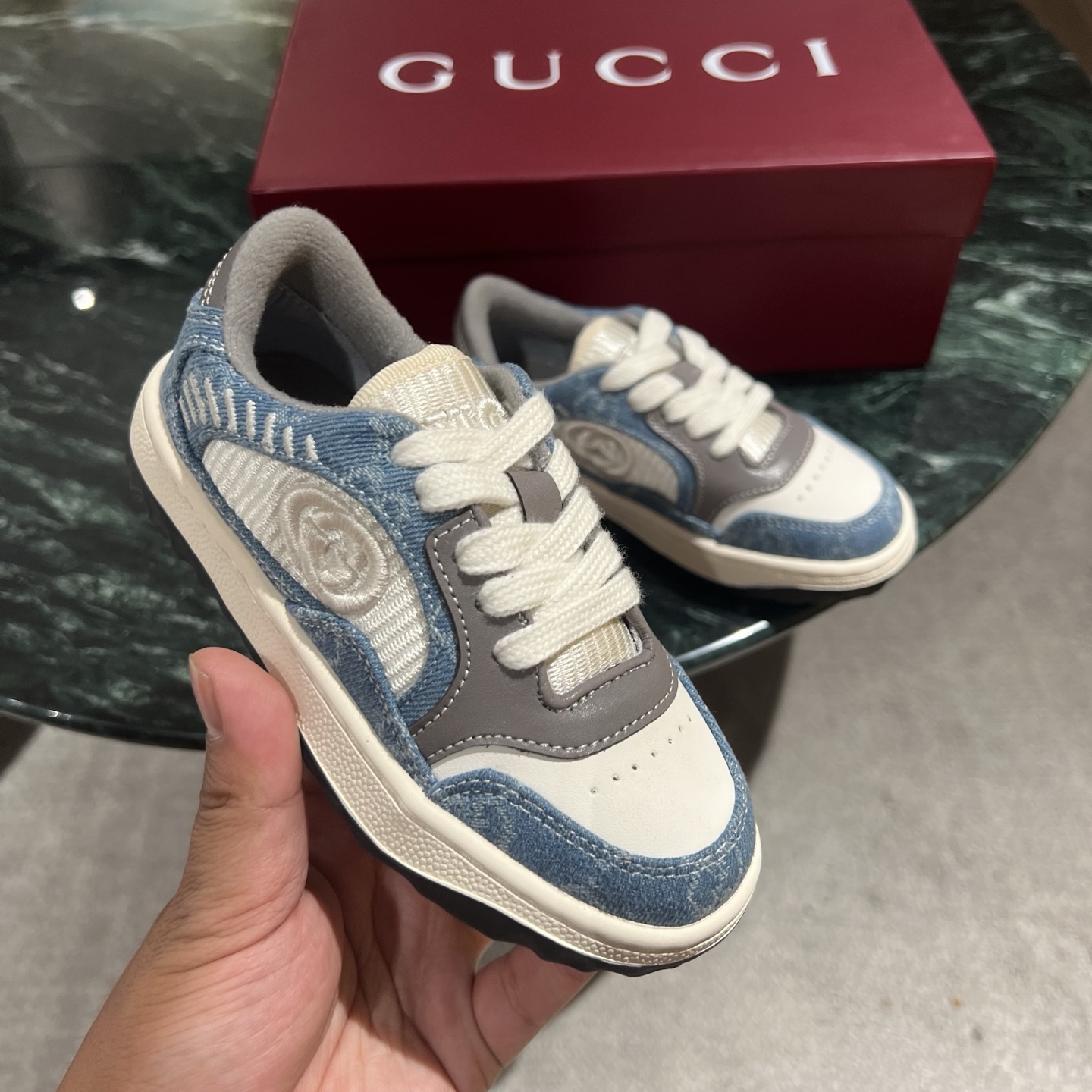 Children's shoes child